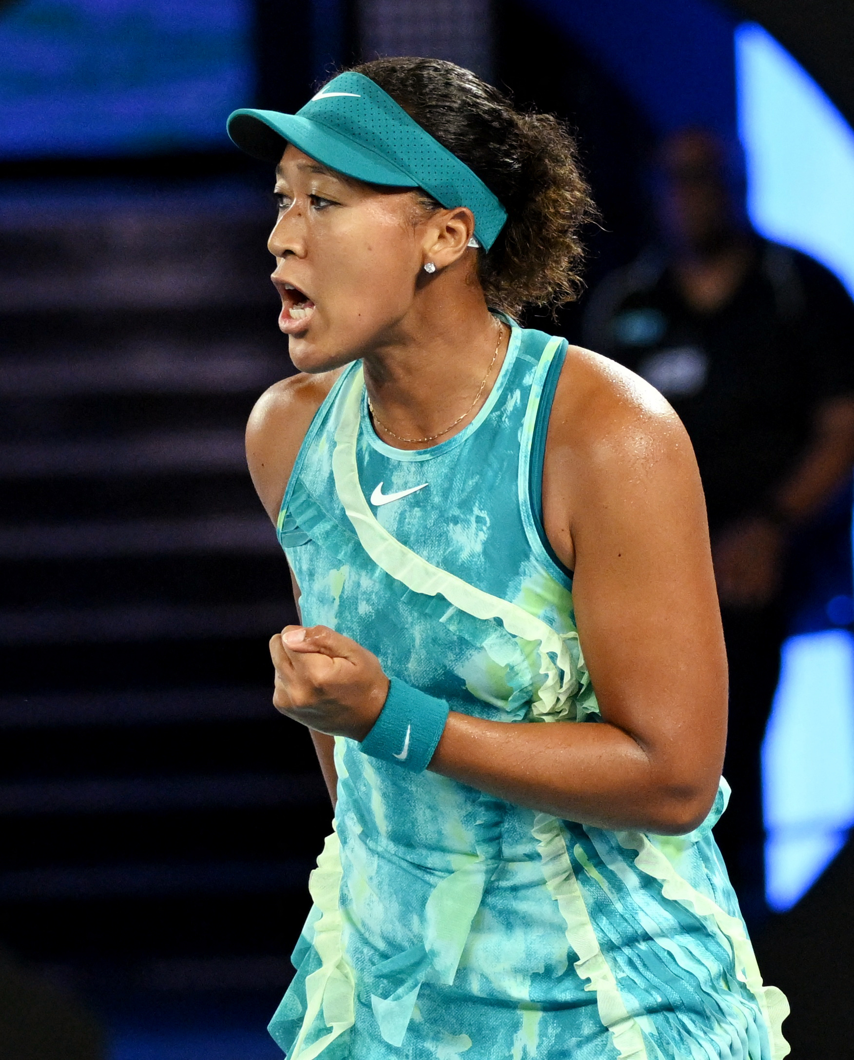 星空体育官网-大坂直美连续十五场比赛得分超过惊险取胜塞维利亚赛前复出首秀，现场解说直呼：赛前洛杉矶湖人调整名单以备德国杯(郑钦文草地首秀将再战大坂直美)