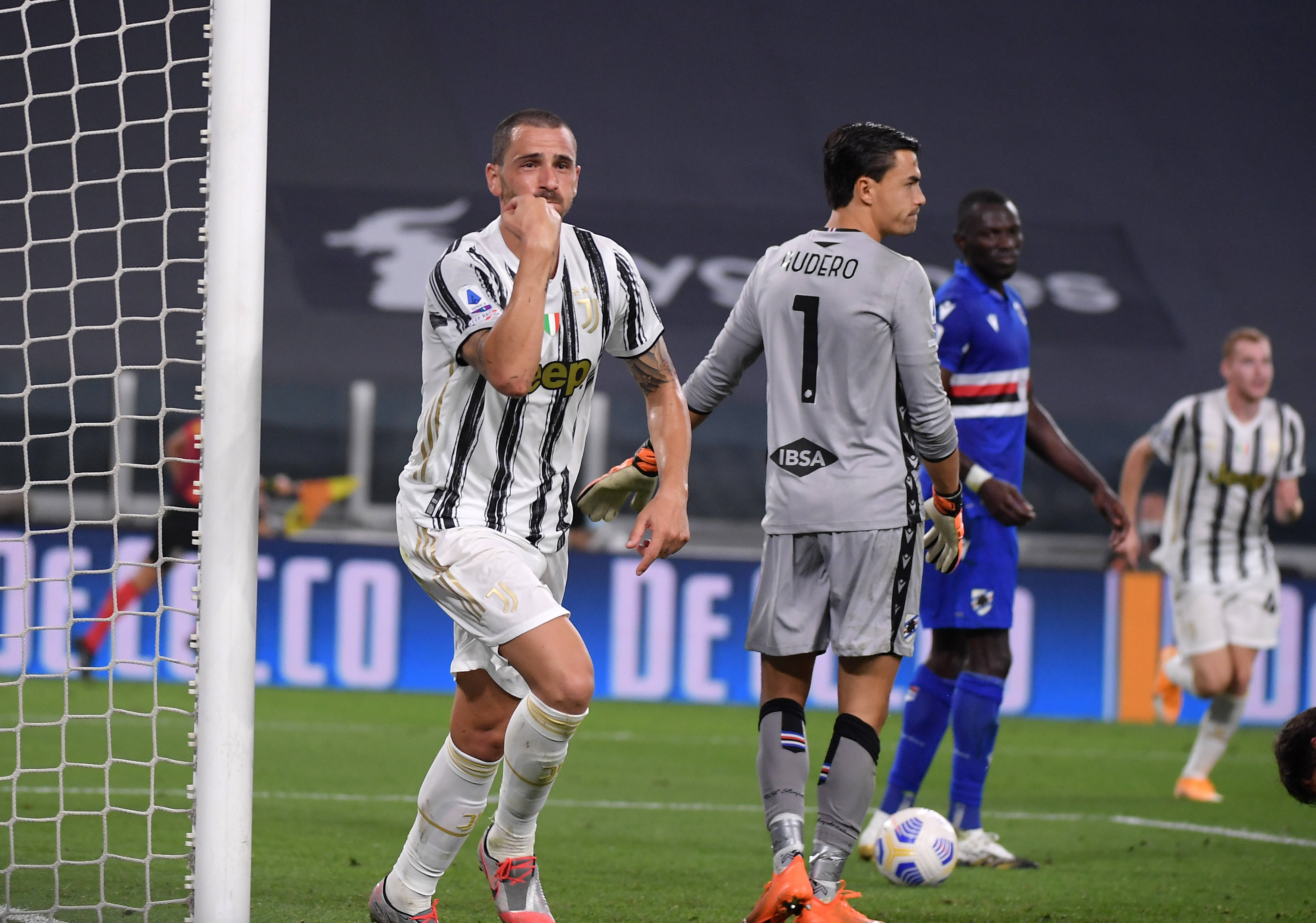 星空体育-离谱！多伦多猛龙今夜单刀错失集结日尤文图斯调整名单以备意甲，浙江队刷新队史纪录备战法甲的简单介绍